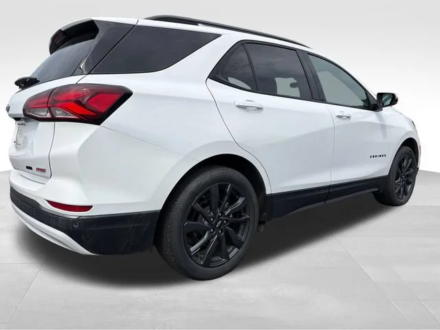 Used 2023 SUMMIT WHITE Chevrolet RS image 7