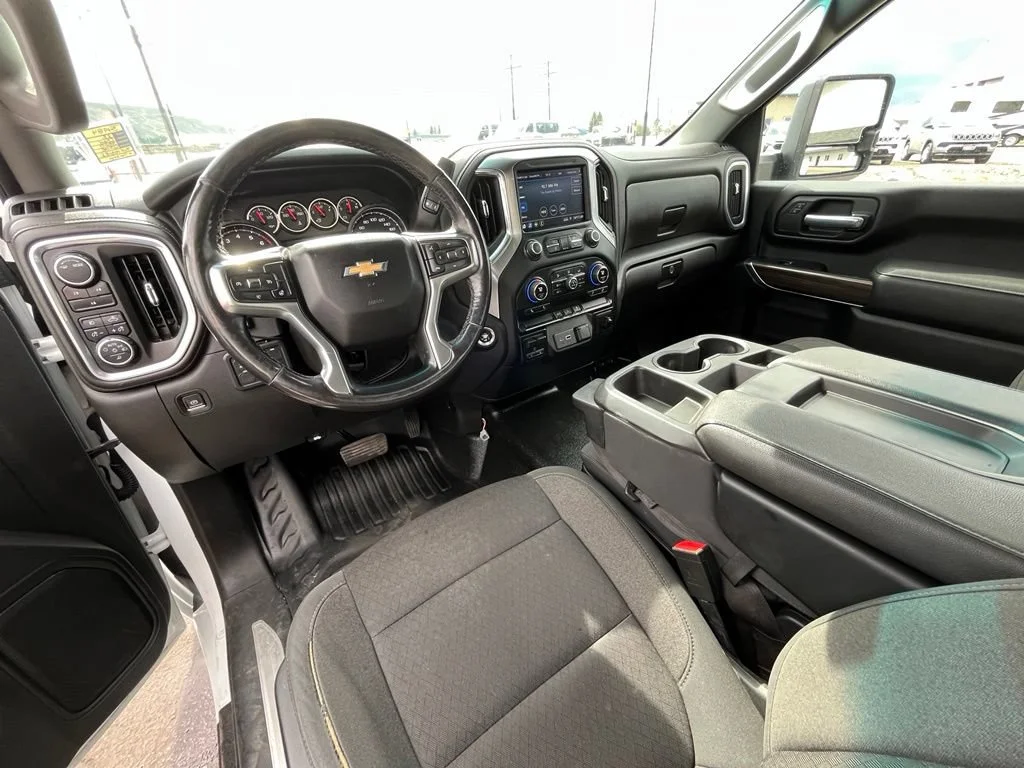 Used 2022 Summit White Chevrolet LT image 10