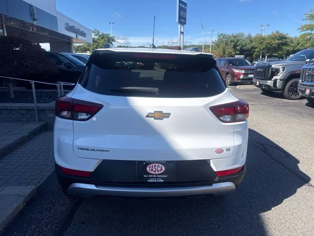 Used 2023 White Chevrolet LT image 5