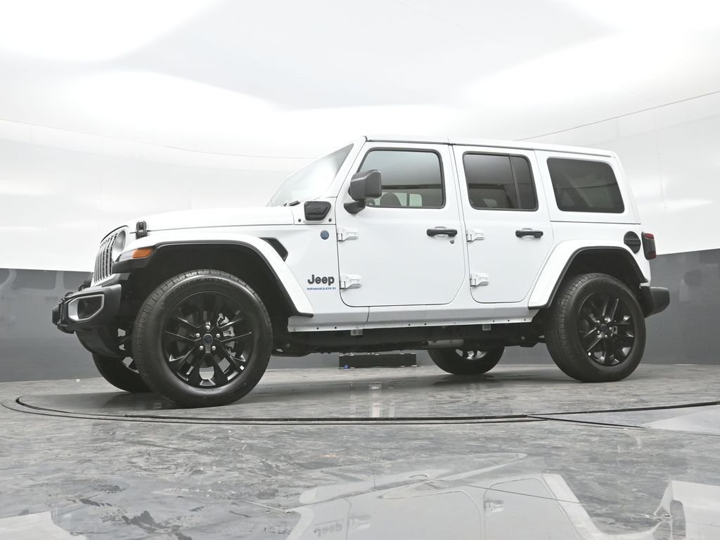 Used 2025 White Jeep Sahara 4xe image 25