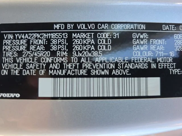 Used 2017 Silver Volvo T6 Momentum image 38