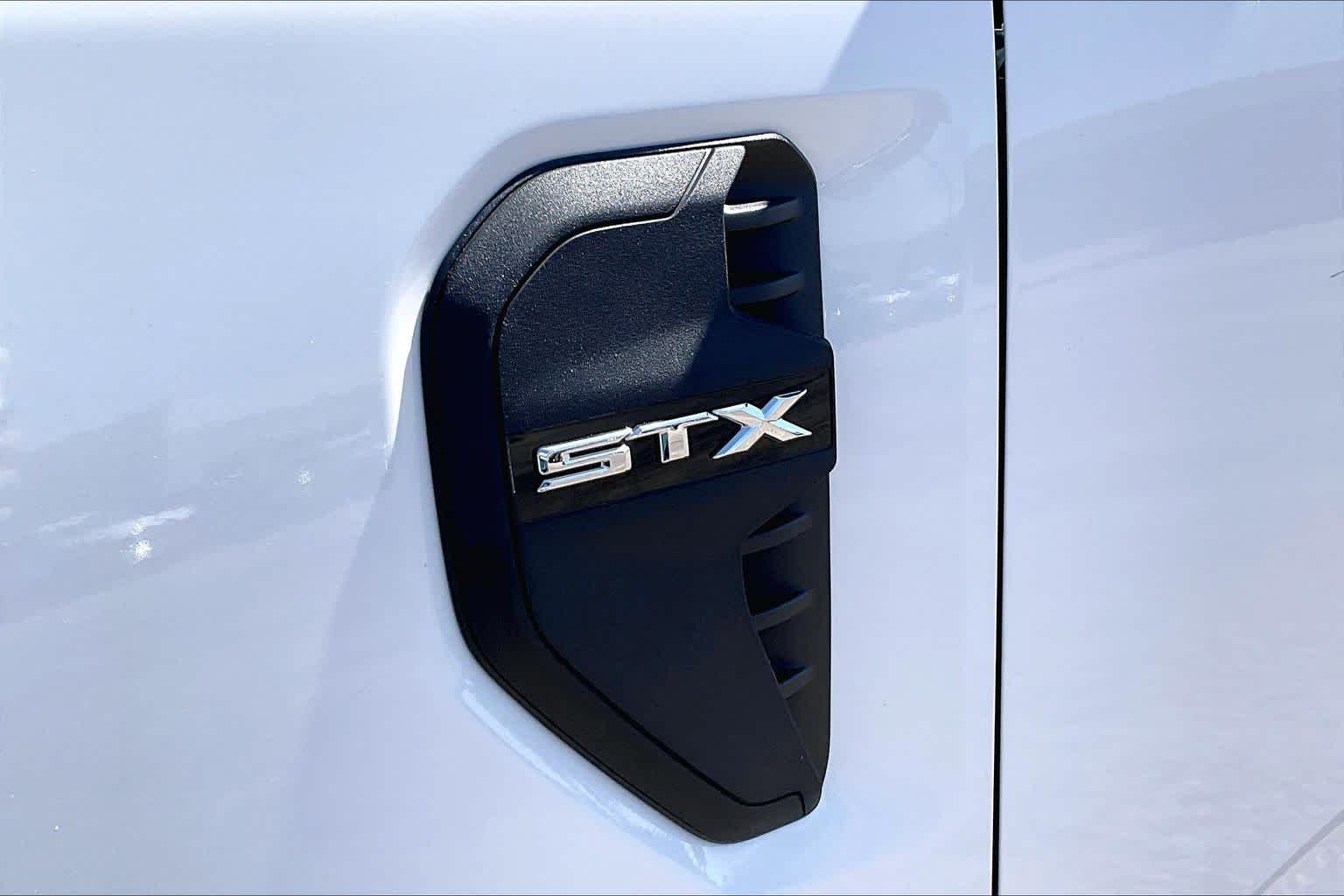 New 2026 Oxford White Ford XL image 15