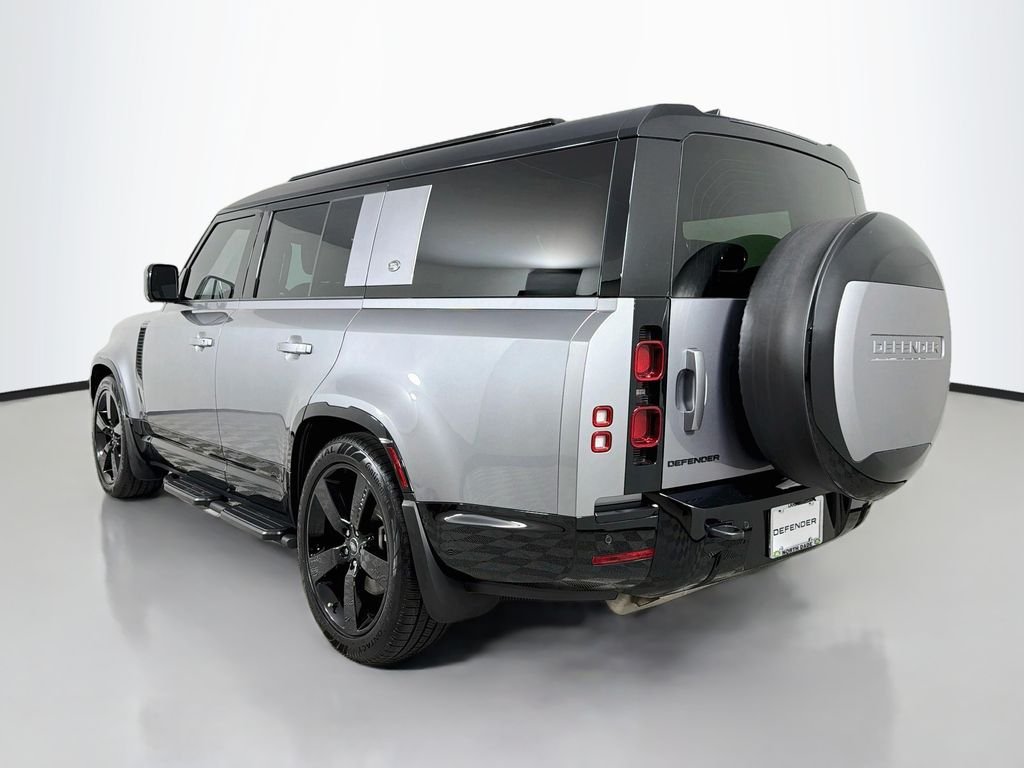Certified Used 2024 Eiger Grey Metallic Land Rover X-Dynamic SE image 7
