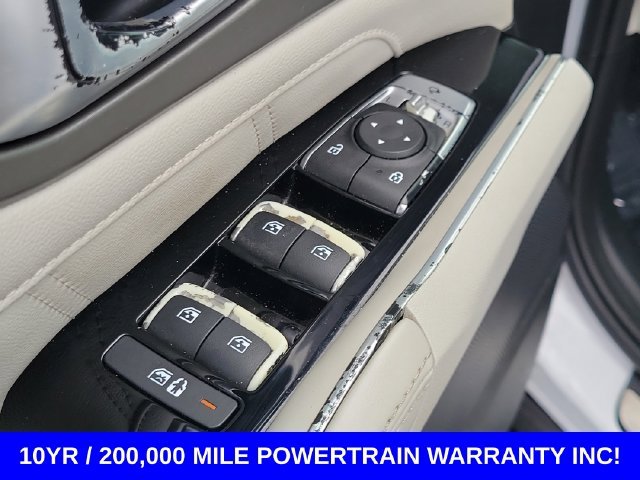 Used 2021 White Kia SX-Prestige image 13