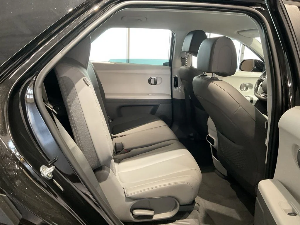 New 2026 Black Hyundai SEL image 25