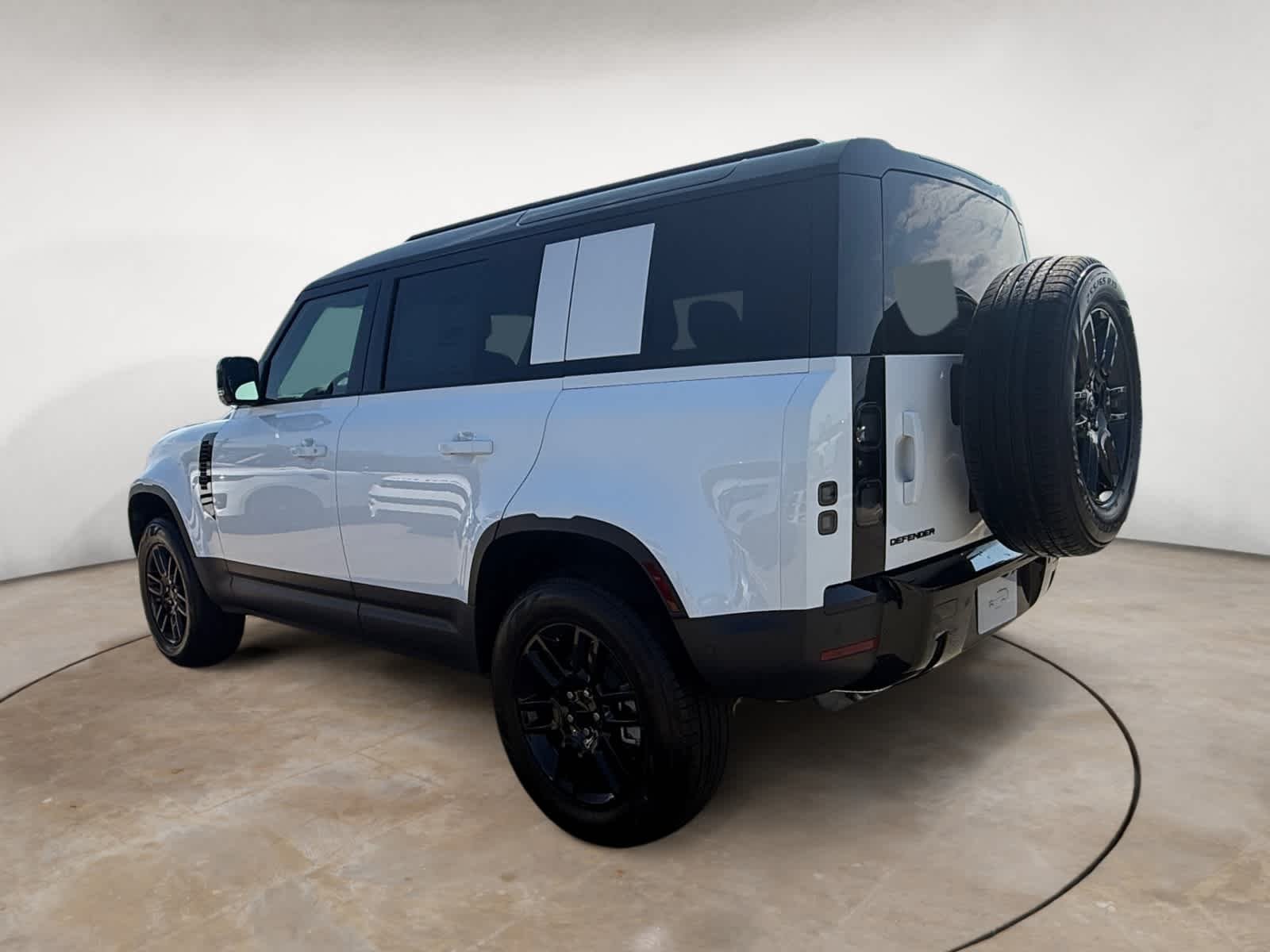 New 2026 Fuji White Land Rover S image 3