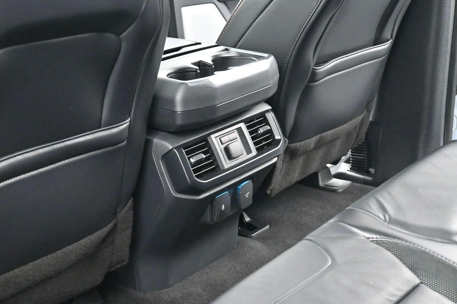 Used 2025 Oxford White Ford Raptor image 30