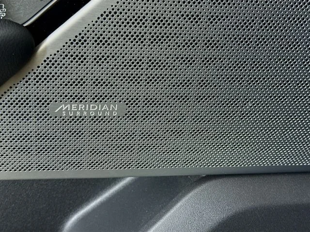 Used 2021  Land Rover S image 19