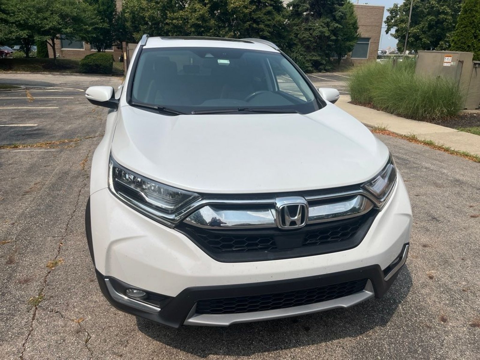 Certified Used 2019 Platinum White Pearl Honda Touring image 4