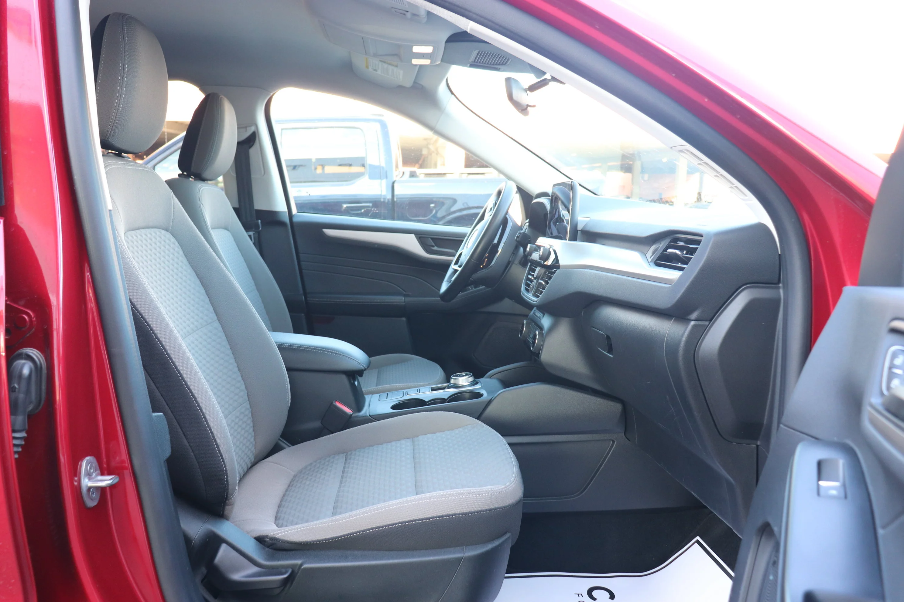 Certified Used 2022 Red Ford SE AWD image 6