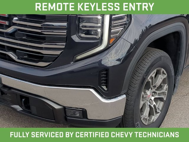 Used 2025 Silver GMC SLT image 13