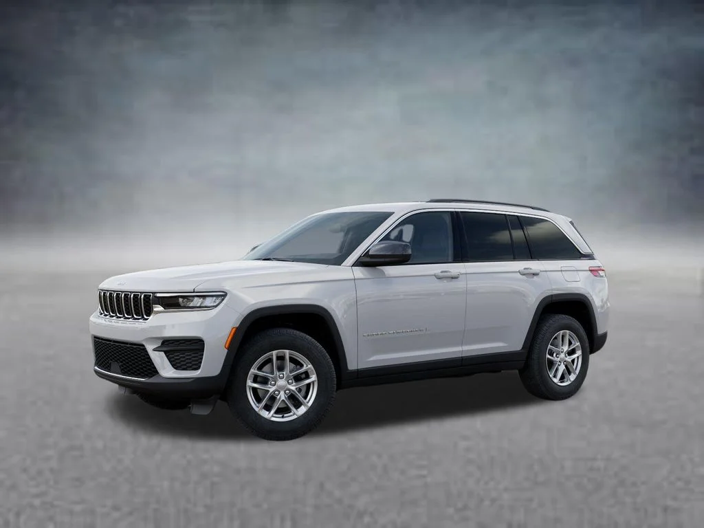 New 2026 Bright White Clear-Coat Exterior Paint Jeep Laredo X image 2