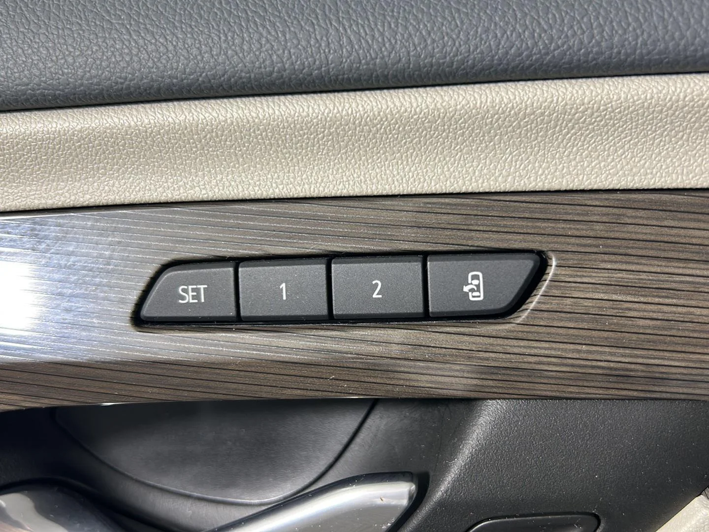 Used 2024 Summit White GMC Denali image 22
