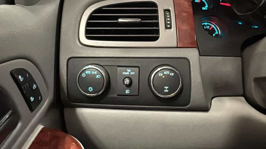 Used 2013 Gray GMC SLT 1500 image 27