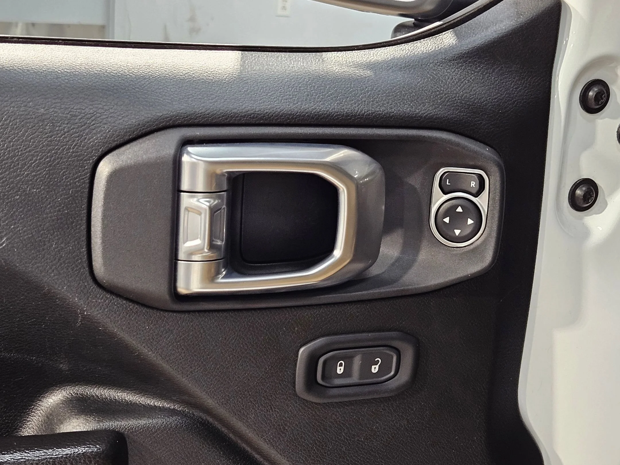Used 2023 Bright White Clearcoat Jeep Sport S image 21
