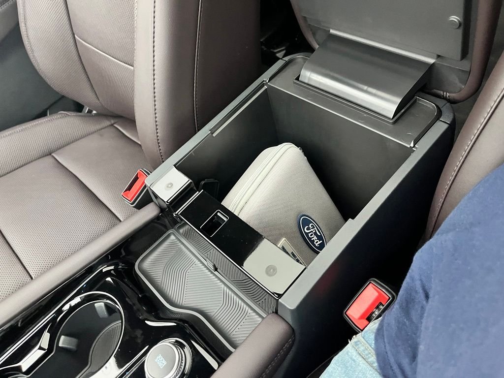 New 2026 White Ford Platinum image 32