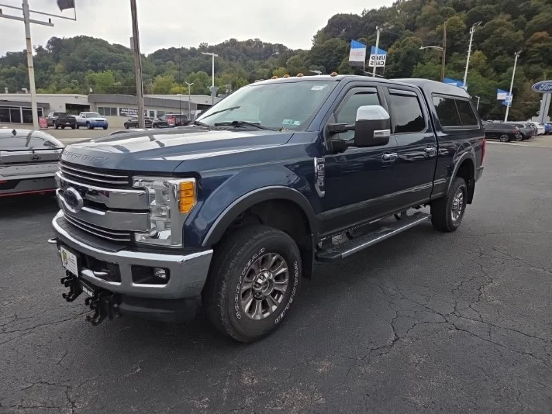 Used 2017  Ford Lariat image 3