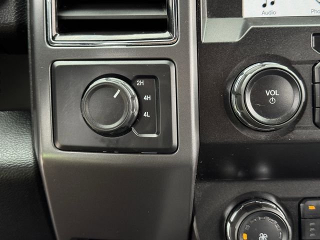 Used 2019 Blue Ford XLT image 18