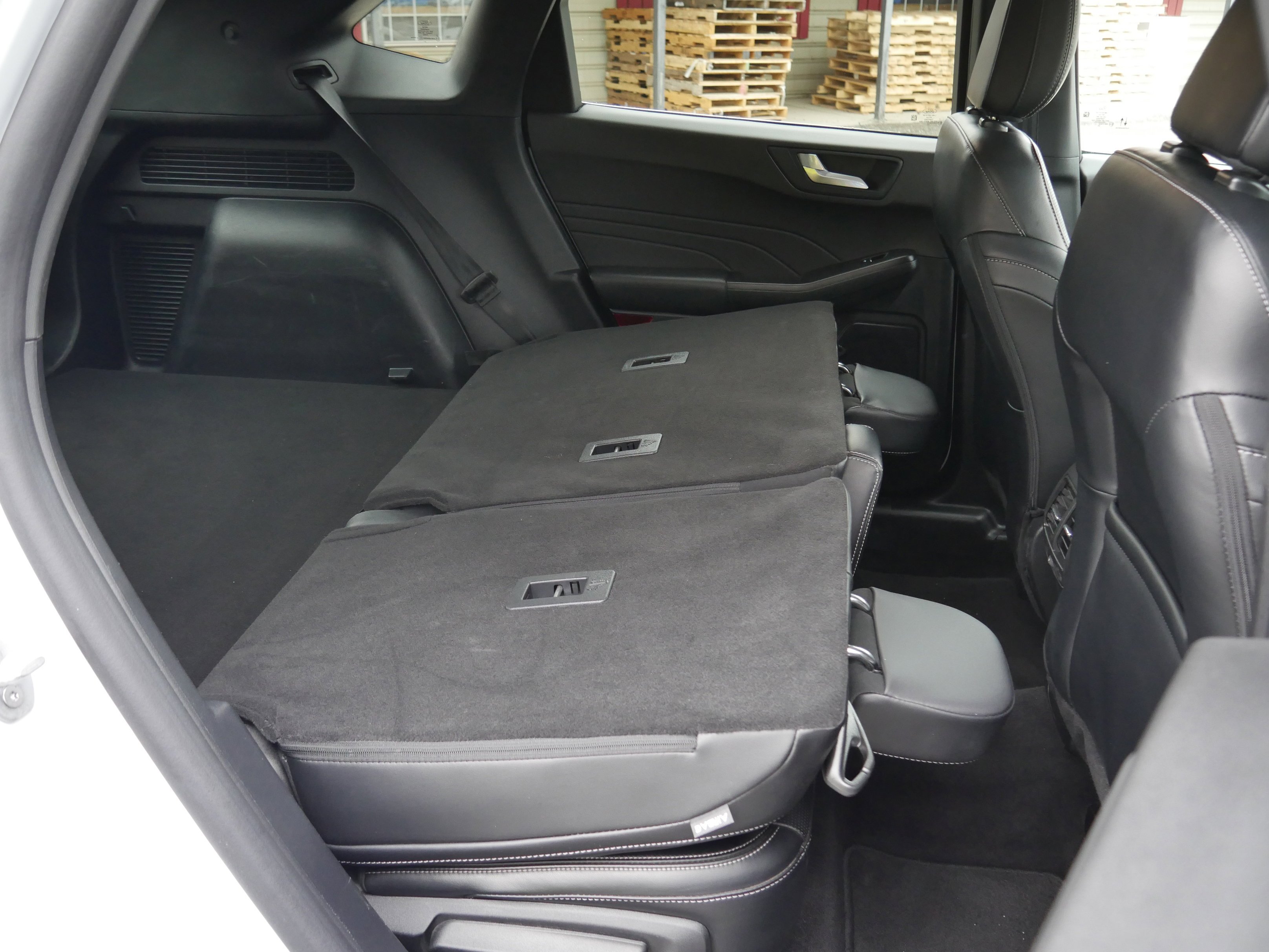 Used 2025 Space Silver Metallic Ford Platinum image 26