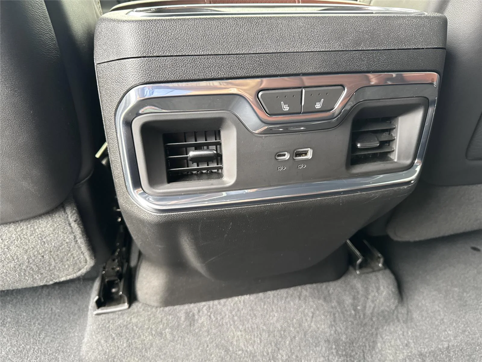 Used 2024 Sterling Metallic GMC Denali Ultimate image 35