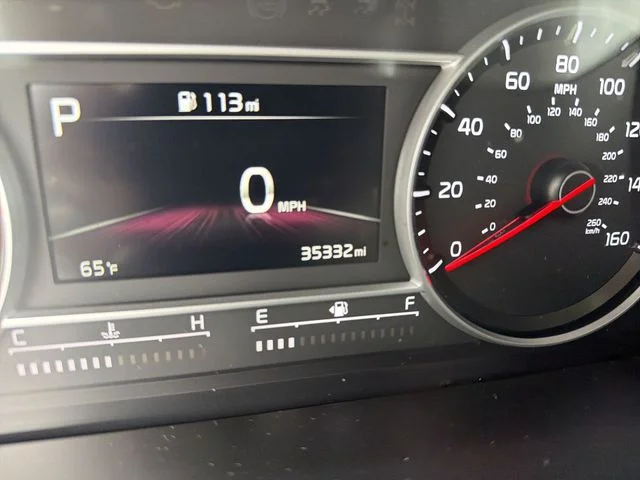 Used 2023 Red Kia S image 17