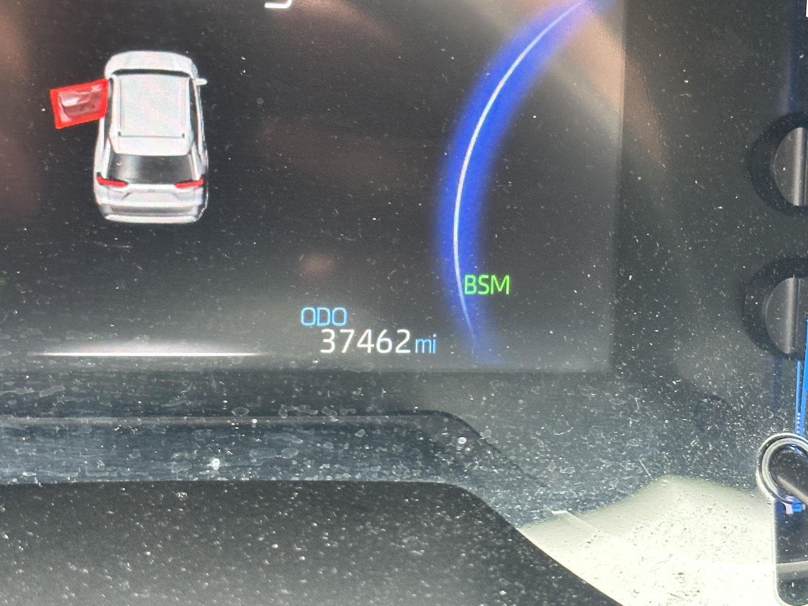 Certified Used 2024 Ice Cap Toyota Hybrid XLE image 13