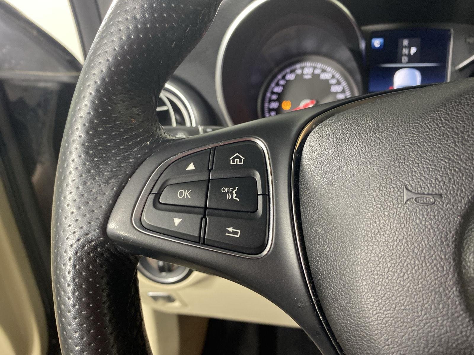 Used 2018 Obsidian Black Metallic Mercedes-Benz GLC 300 image 20