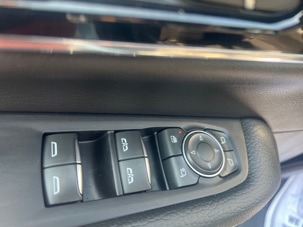 Used 2025 Silver GMC Denali image 14