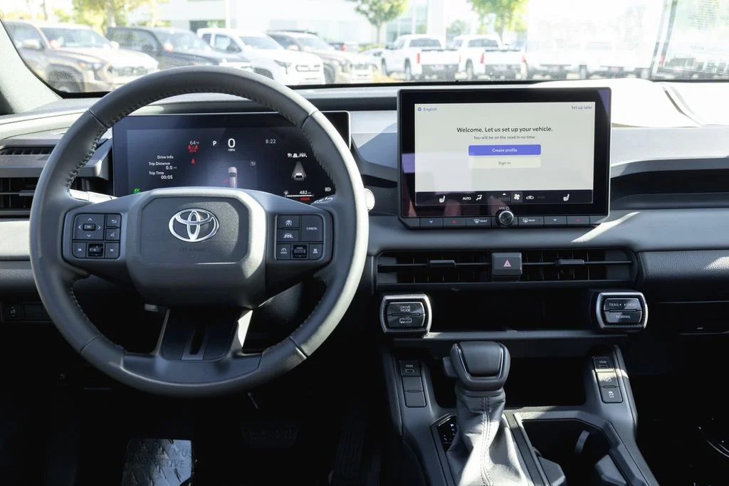 Used 2026 Ice Cap Toyota SE image 27