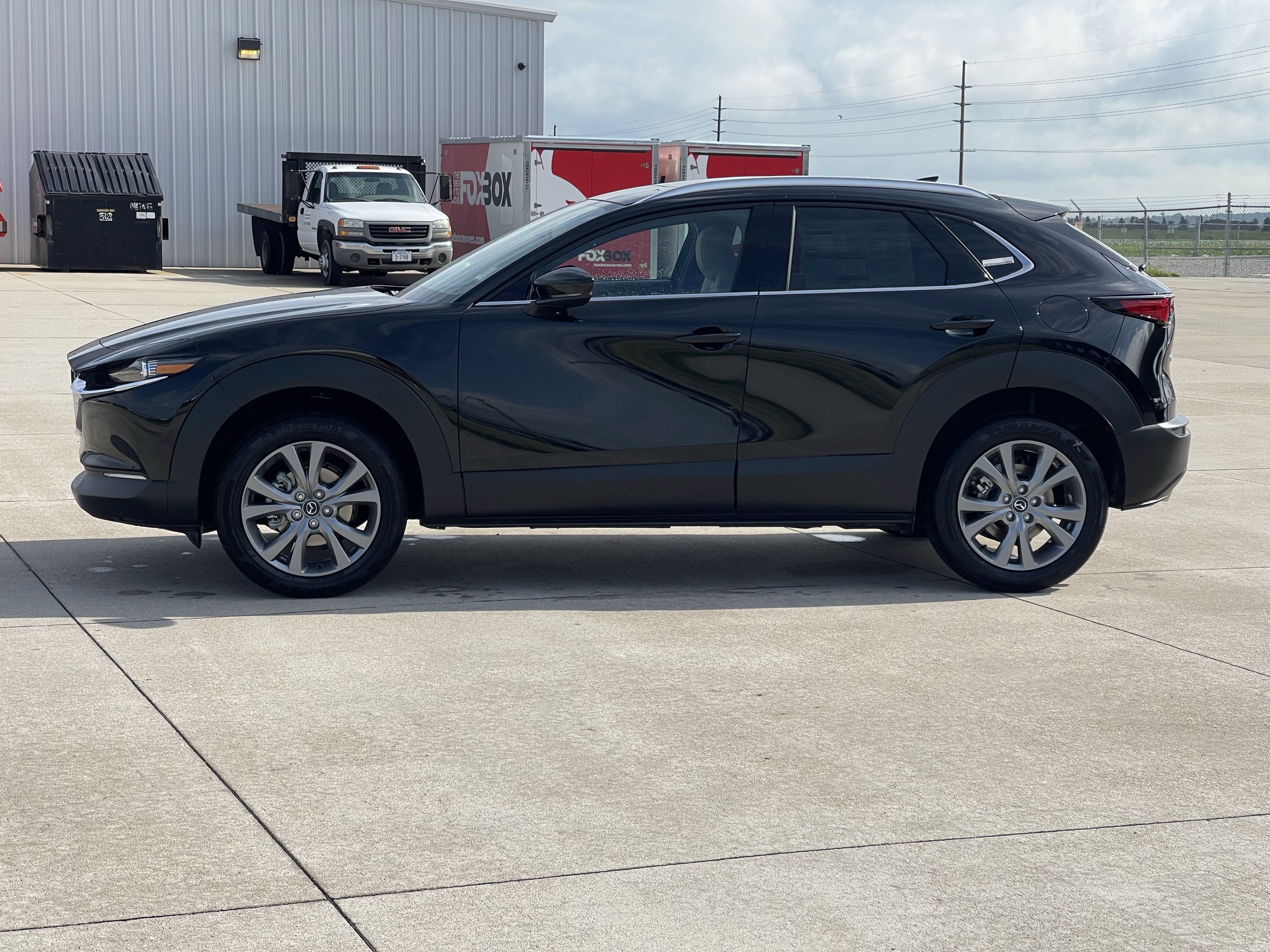 2025 Mazda CX-30 Premium - Photo 18