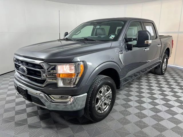 Used 2023 Gray Ford XLT image 3