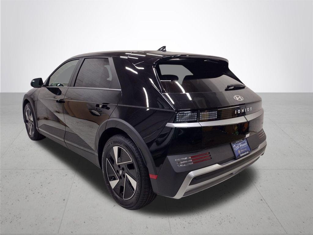 New 2026 Abyss Black Hyundai SEL image 11