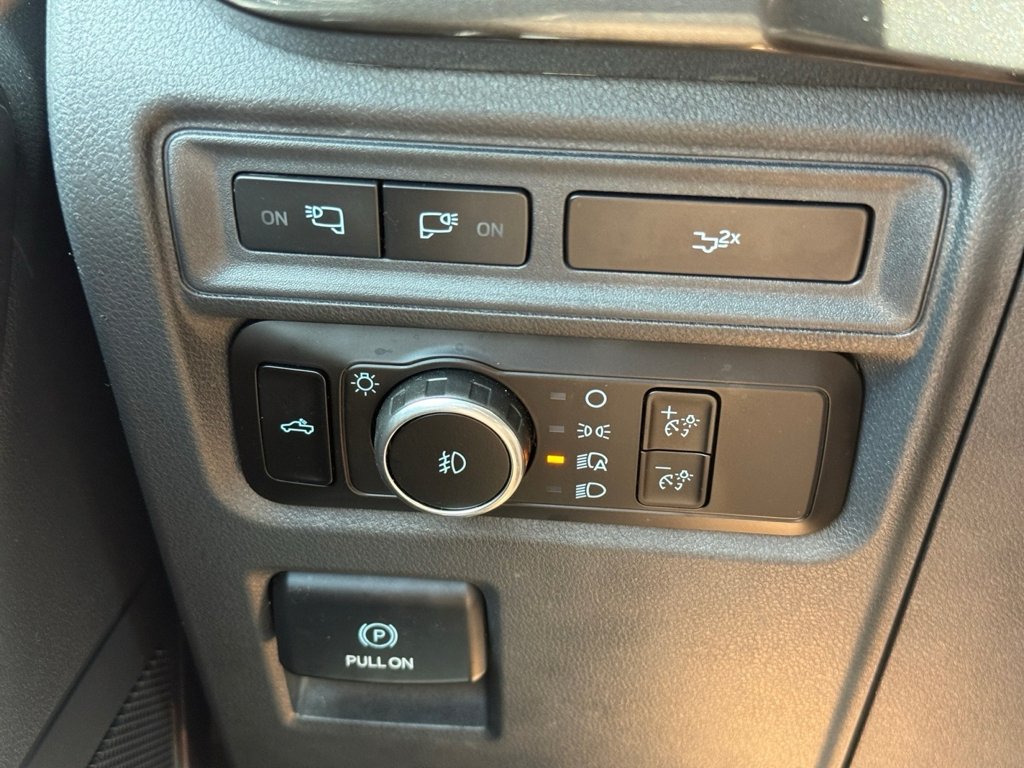 Used 2023 Agate Black Metallic Ford XLT image 15