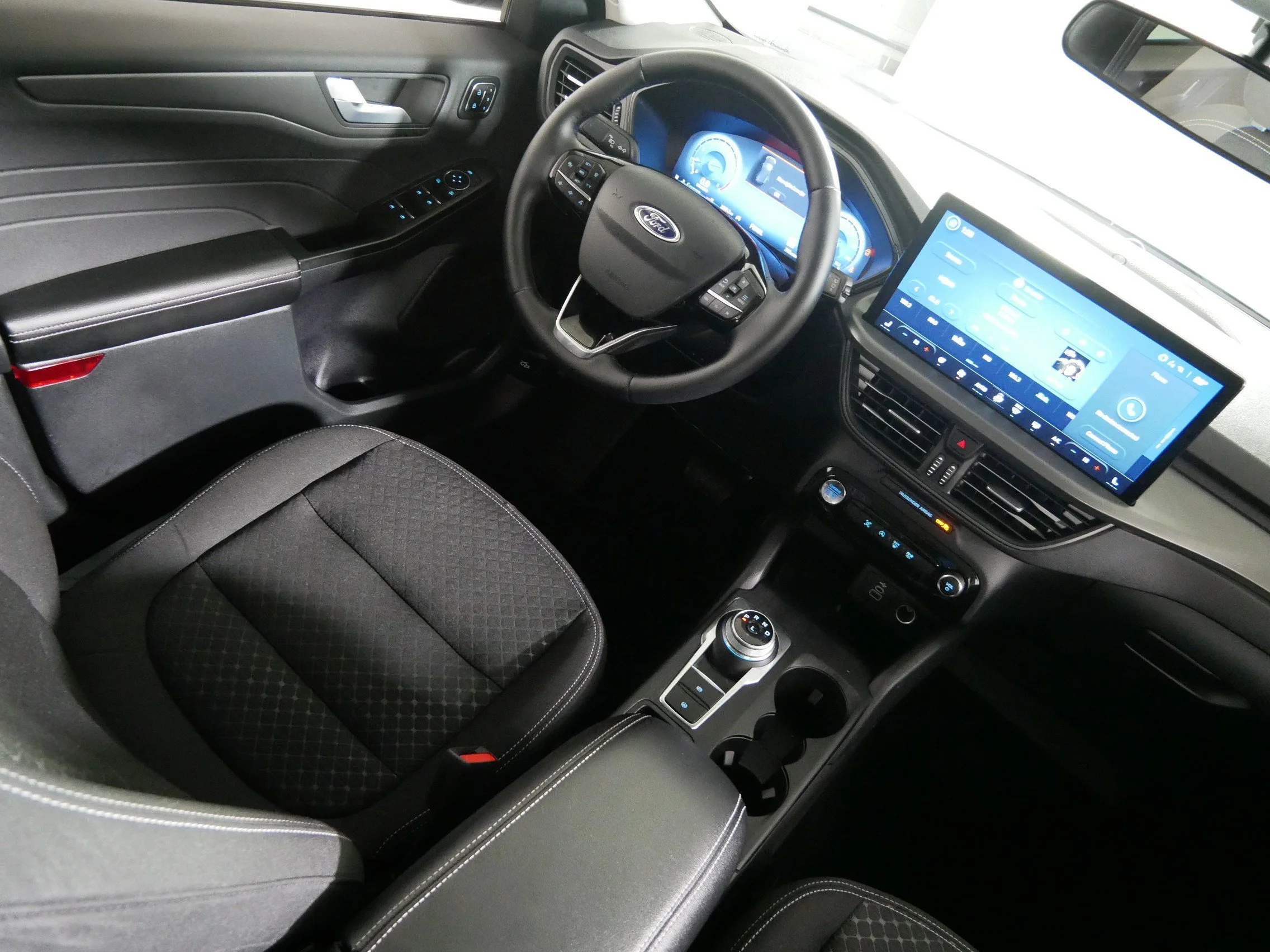 Used 2026 Vapor Blue Metallic Ford Active image 9