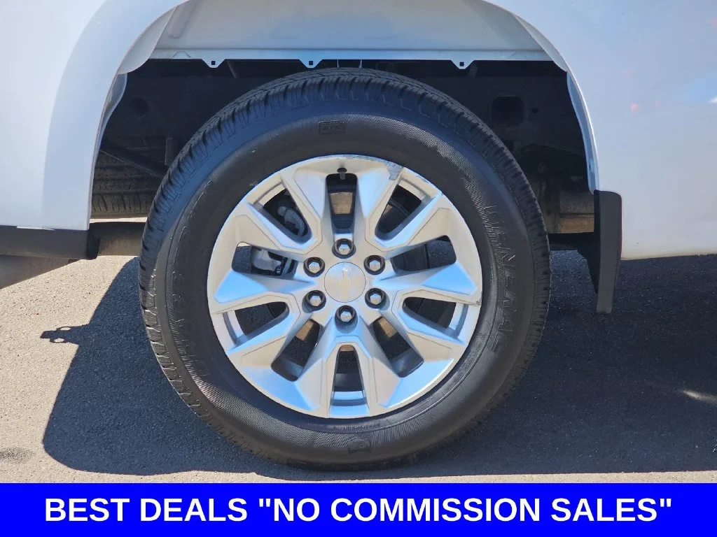 Used 2024 White Chevrolet Custom image 37