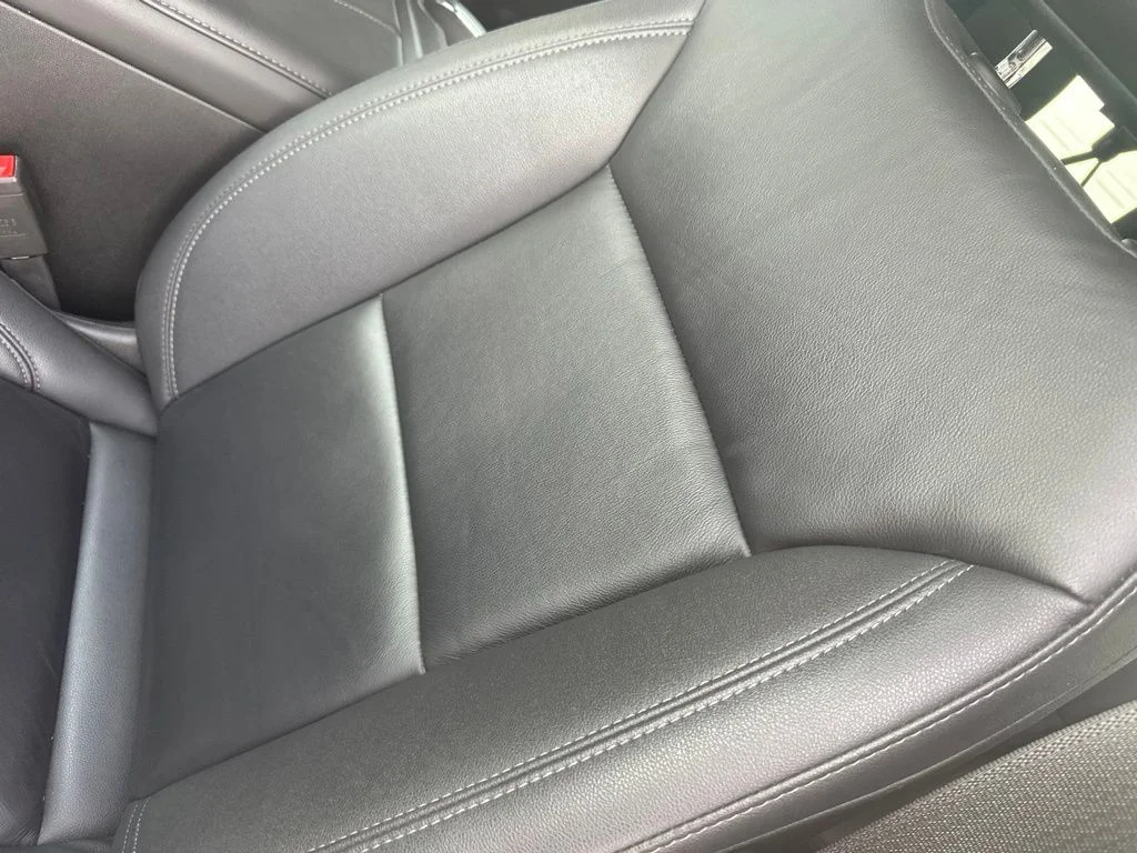 Used 2025 Gray Chevrolet Z71 image 4
