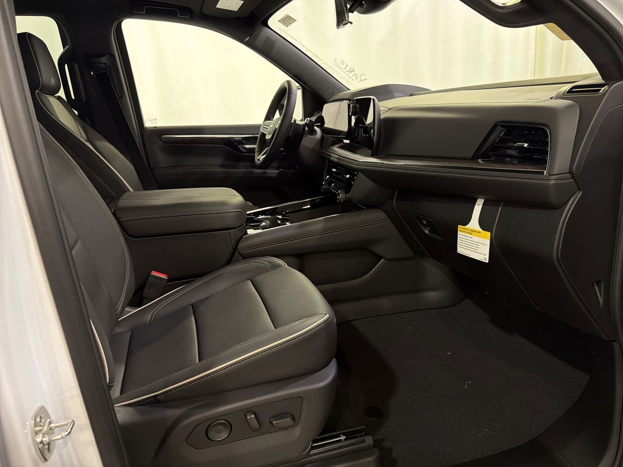 New 2026 Polar White Tricoat Chevrolet Premier image 15