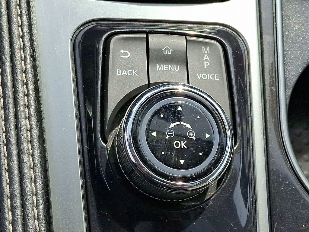 Used 2023 Black Nissan Platinum image 24