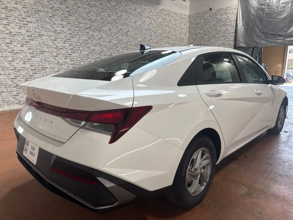 New 2026 Serenity White Hyundai SE image 7