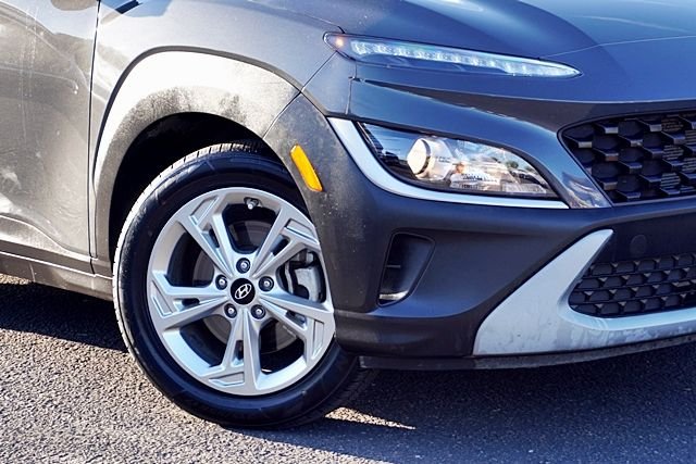 Used 2023 Gray Hyundai SEL image 3