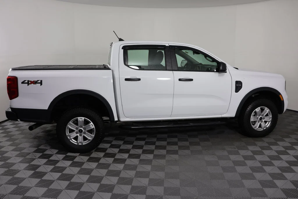 Used 2024 White Ford XL image 9