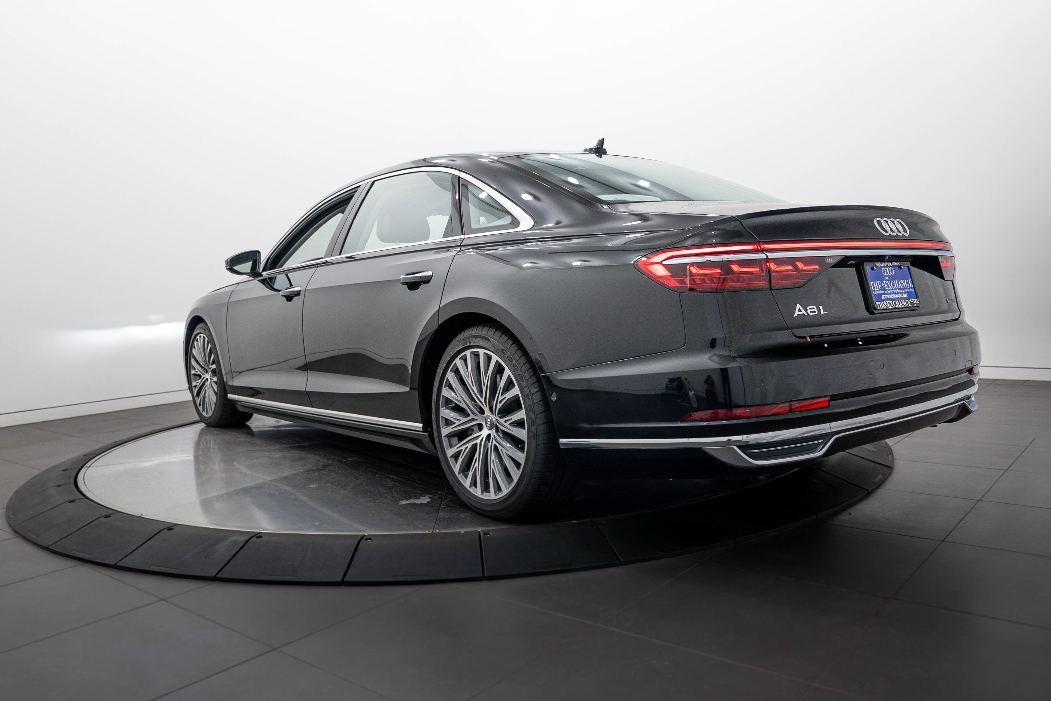 Used 2019 Mythos Black Metallic Audi  image 5