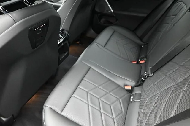 Used 2025 Gray BMW eDrive40 image 21