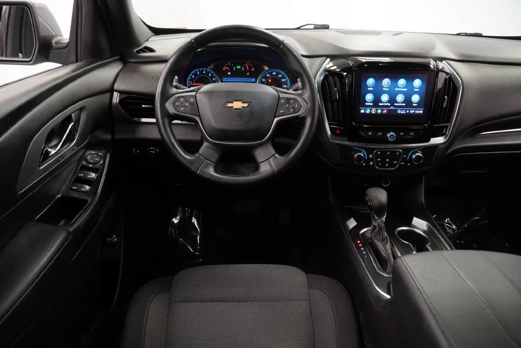 Used 2023 STERLING GRAY METALLIC Chevrolet LT Cloth image 14