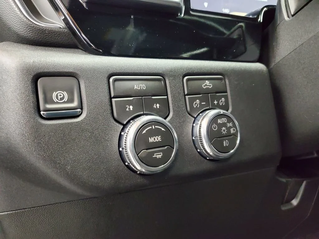 New 2026 Onyx Black GMC Elevation image 11