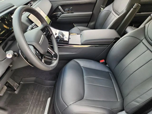 New 2026 Varesine Blue Land Rover Dynamic SE image 13