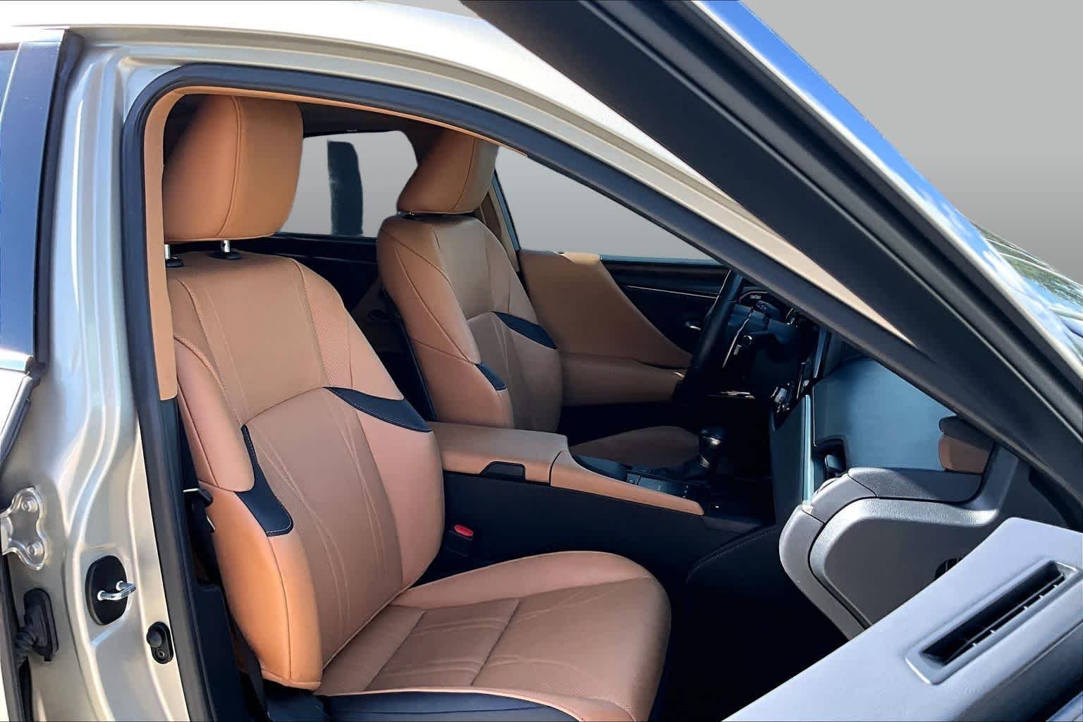 Used 2022 Moonbeam Beige Metallic Lexus Ultra Luxury image 9