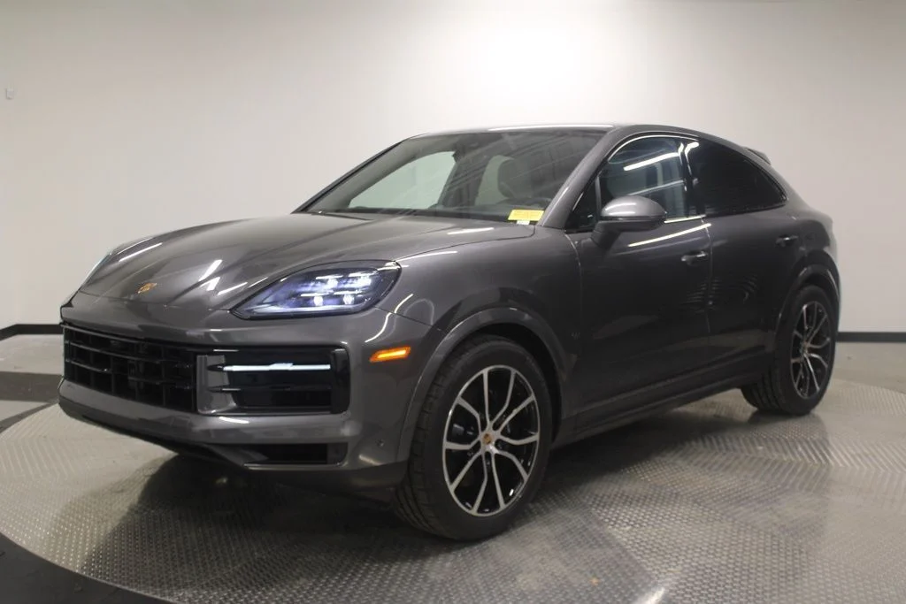 2025 Porsche Cayenne -'s photo