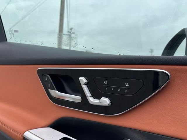 New 2027 Polar White Mercedes-Benz GLC 300 image 12