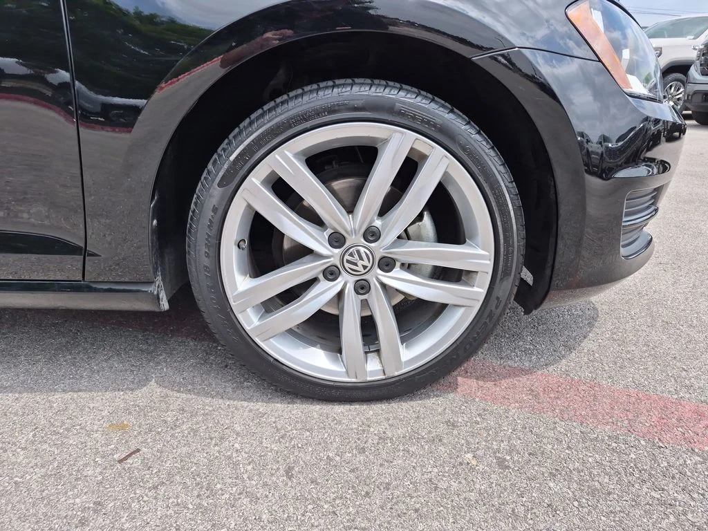 Used 2016 Black Volkswagen S image 14